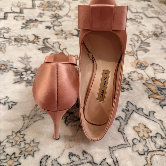 Zara Women's Pink Satin Bow Heels - Picture 5 of 5